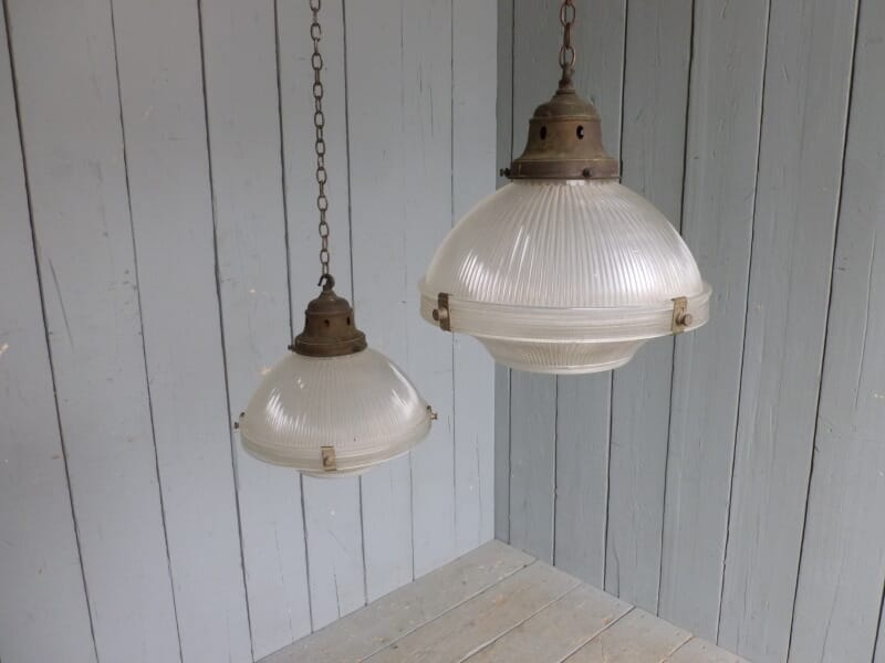 Antique Glass Globe Light Fitting - 6466
