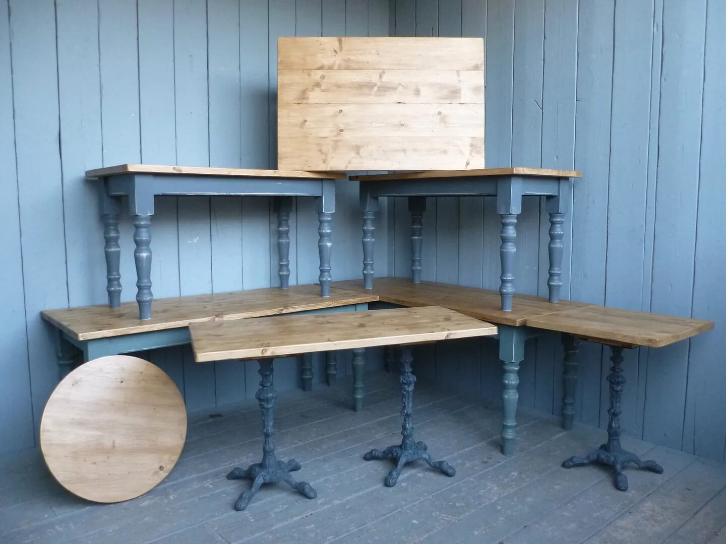 Restaurant and Pub Tables - D1100