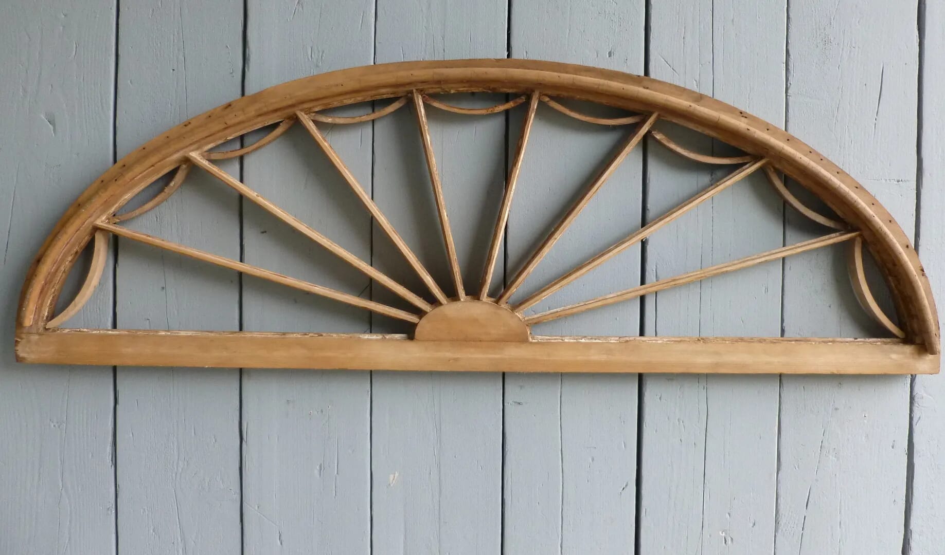 Regency Pine Arched Overdoor - 6523