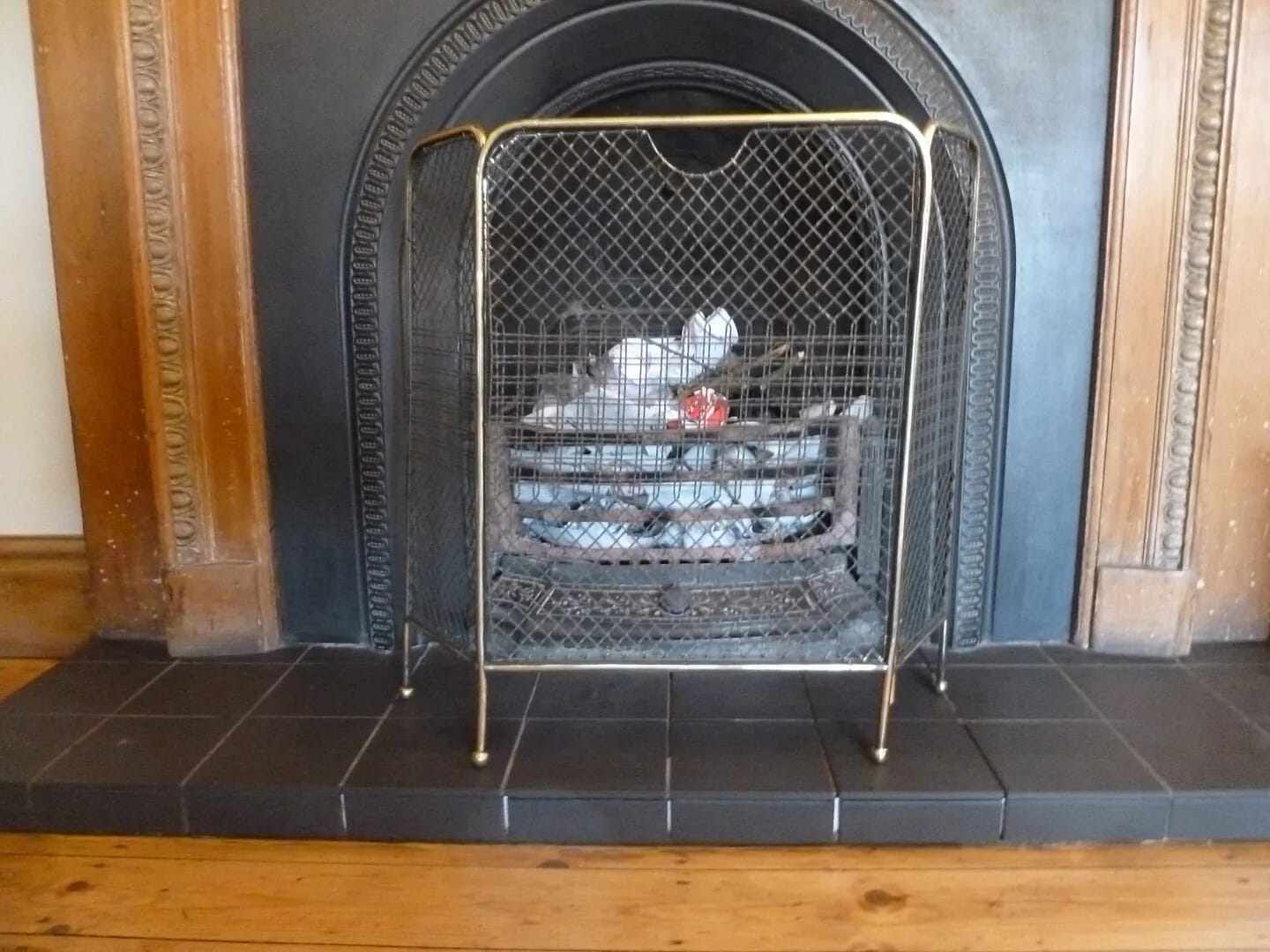 Antique Victorian Fireplace Spark Guard - 6605