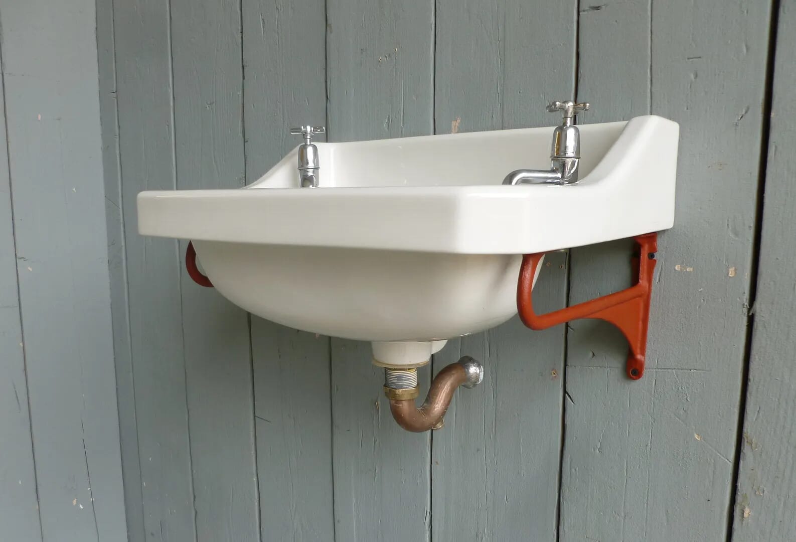 Art Deco Bathroom Sink with Brackets - 6645