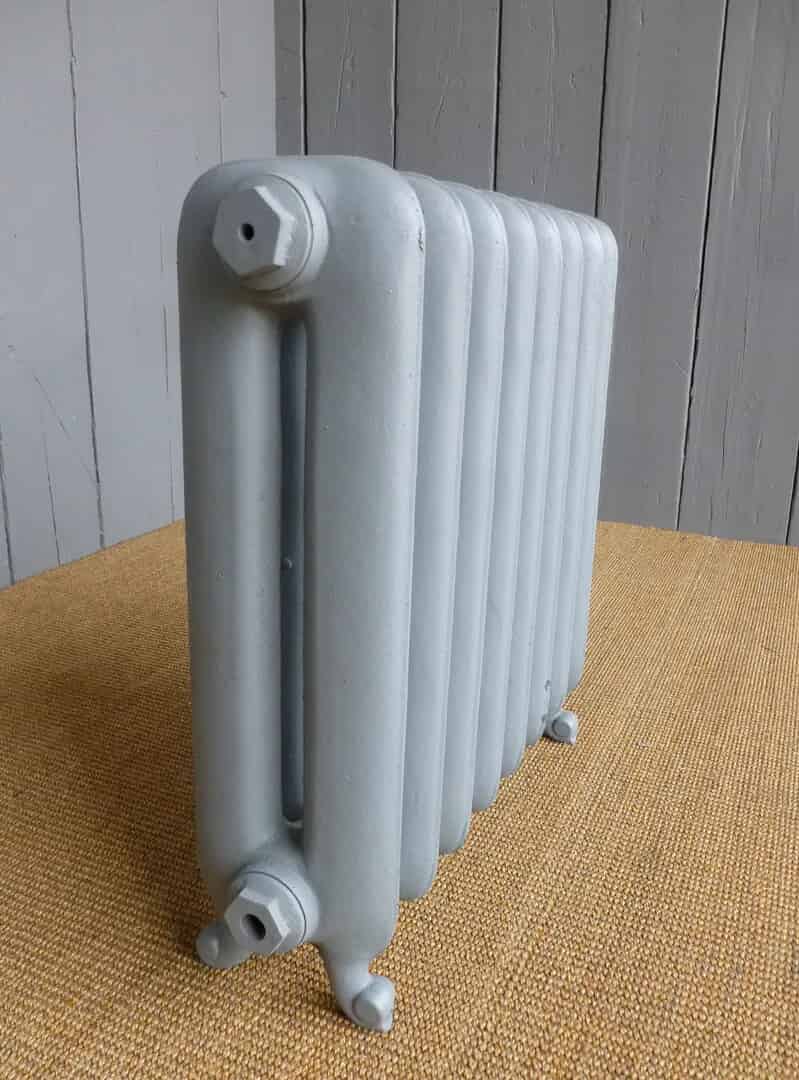 Carron Duchess Radiator - 8 Sections Long - 590mm Tall x 175mm Deep