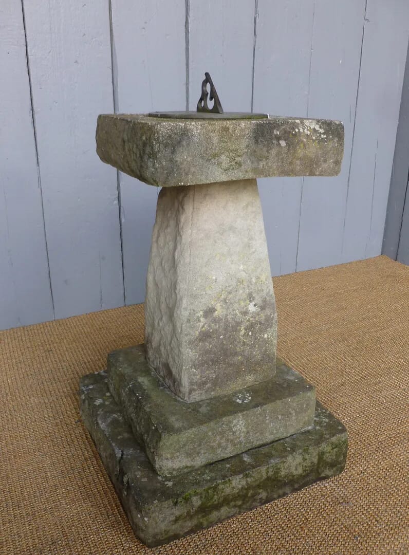 Vintage Garden Reconstituted Stone Sundial - 6690