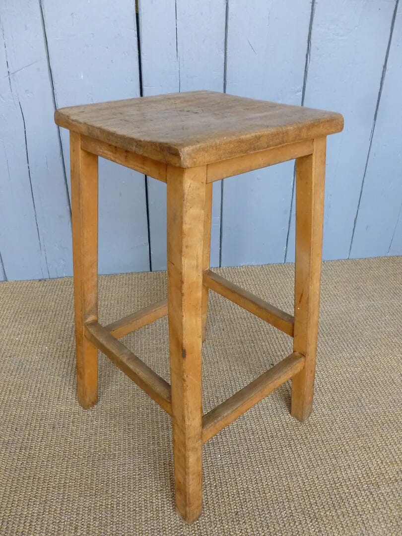 Traditional Antique Bar Or Kitchen Stools - 6822
