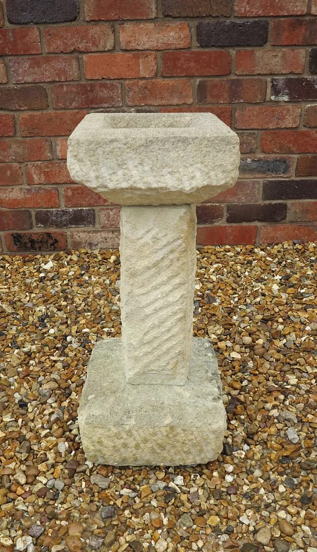 An Cotswold Stone Bird Bath - 5173
