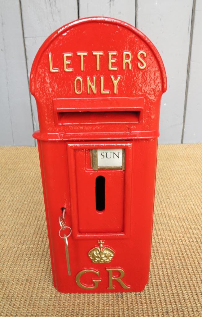 Reclaimed Pole Mounted Post Box - 6268