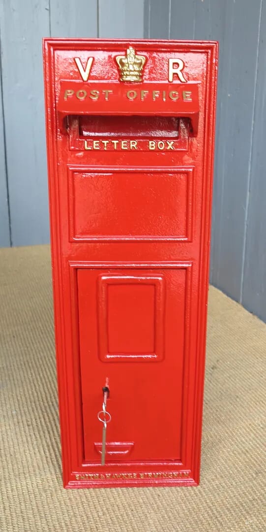 Original VR Wall Mounted Post Box - 6419