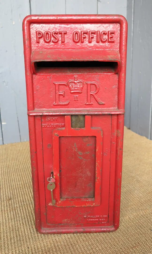Royal Mail Post Office Pole Mounted Post Box - 6927