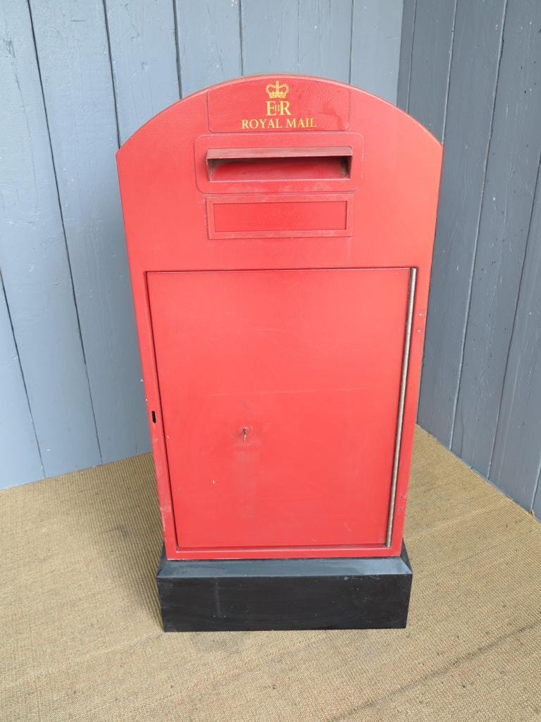 Free Standing Royal Mail Forecourt Post Box  - 4992