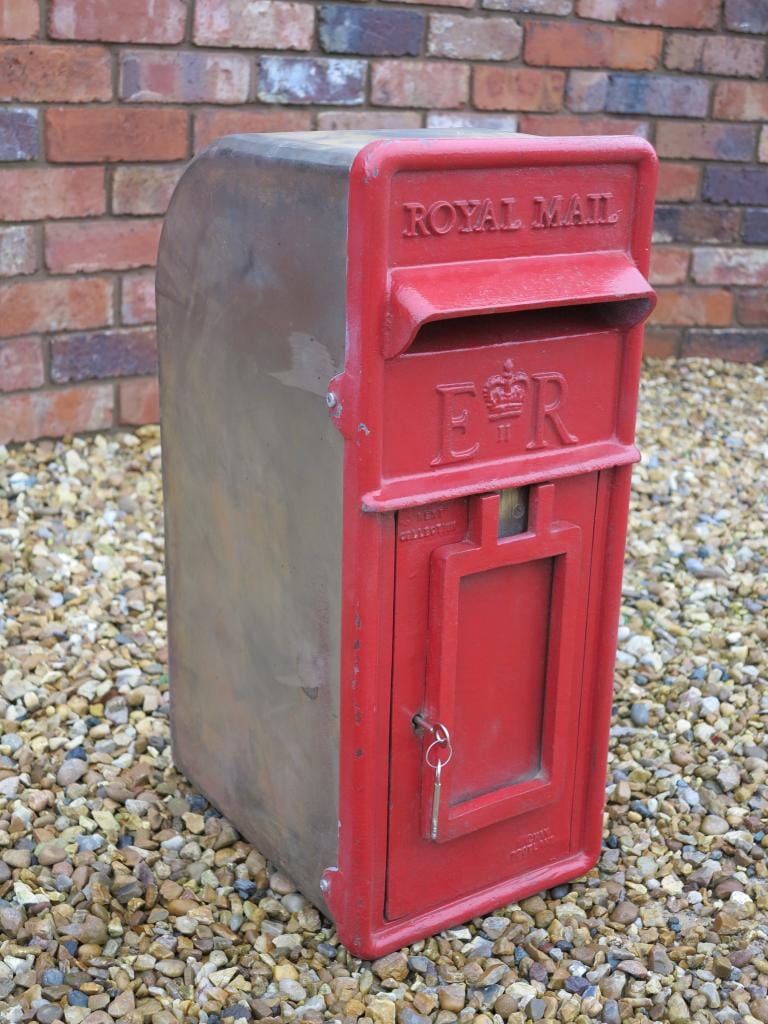 Original Royal Mail Pole Mounted ER II Post Box - for restoraton - 6953