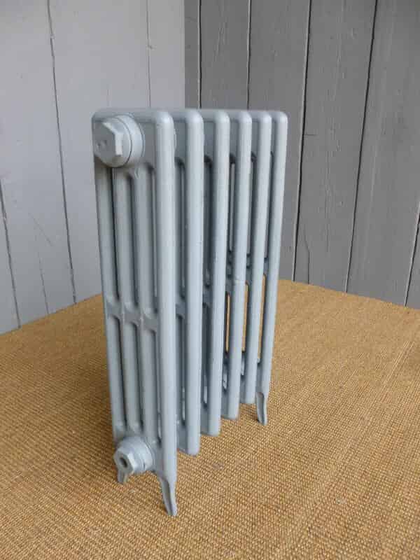 Victorian 4 Column Radiator - 6 Sections Long - 660mm Tall x 140mm Deep<br>We are the UK's Largest Online Distributor of Cast Iron Radiators