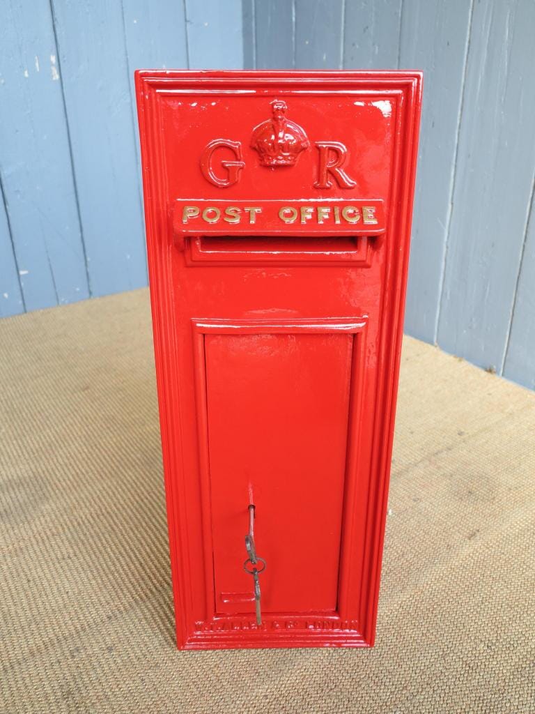 Original GR Wall Mounted Royal Mail Post Box With Back Door - 6031