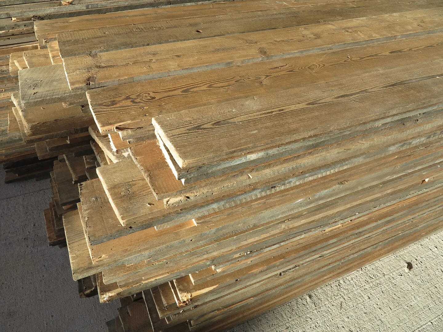 Antique Reclaimed Pine Re Sawn Floorboards - 7113