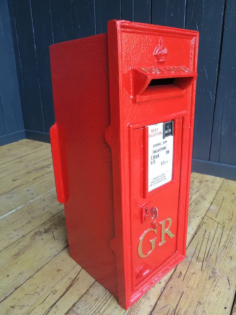 Original Wall Mounted Cast Iron Post Box - 7032