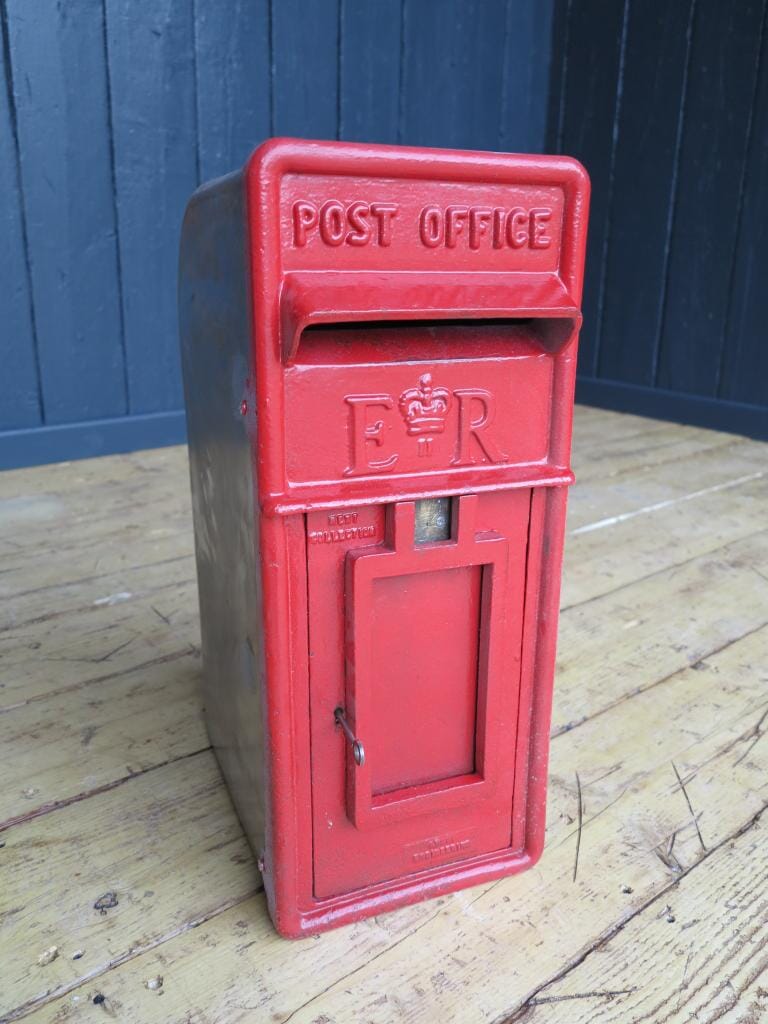 Royal Mail Original Pole Mounted ER Post Box - 6864