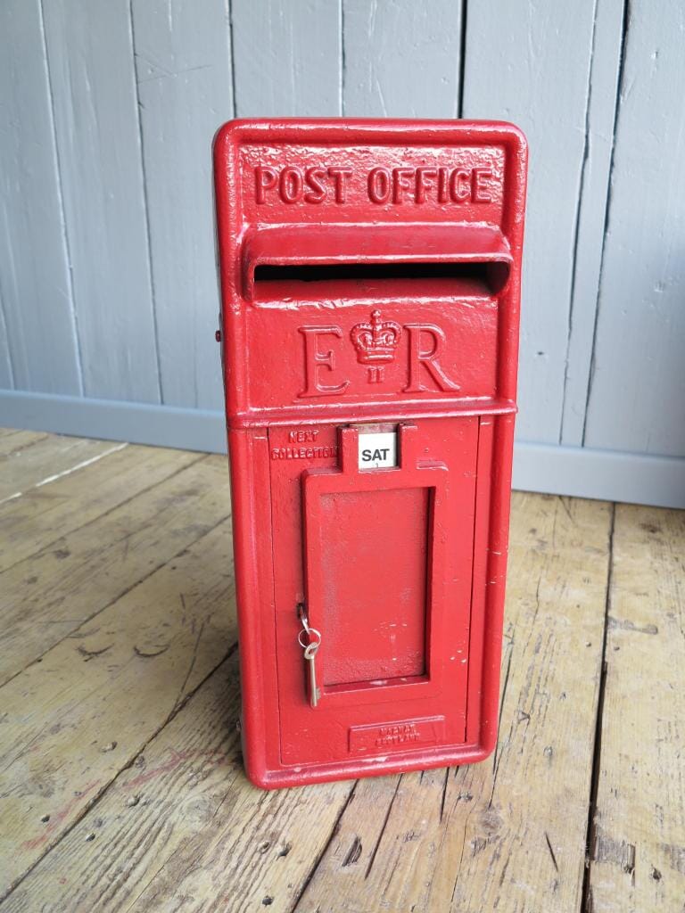 Pole Mounted Royal Mail Post Box With Cage - 6868