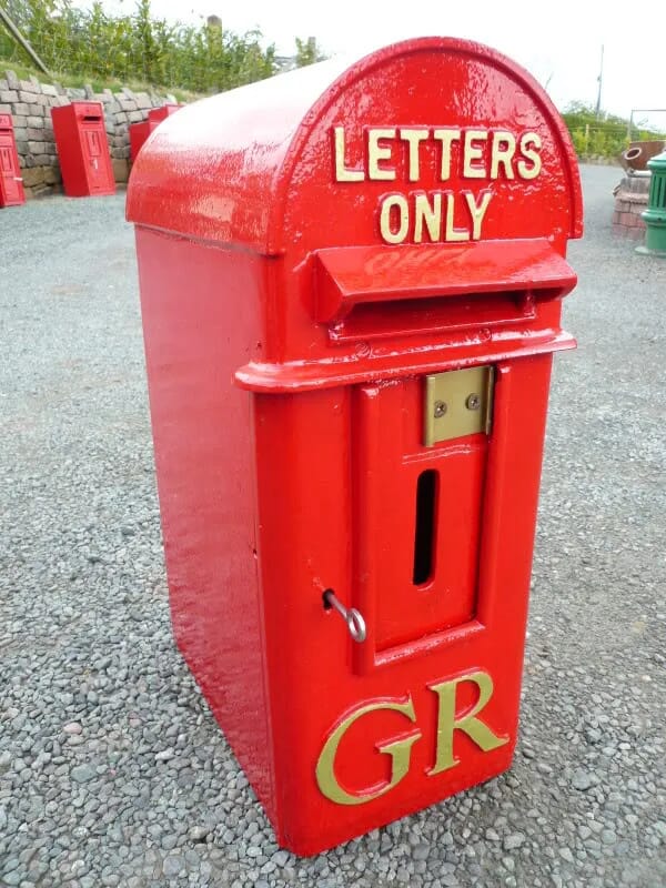 Cast Iron Post Box - 3119