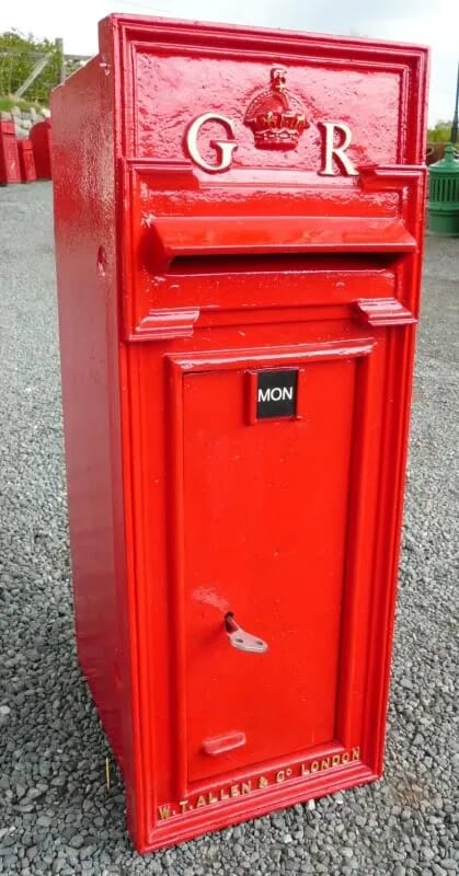 Original George 5th Post Box Wall Mounted With Rear Door - 3142