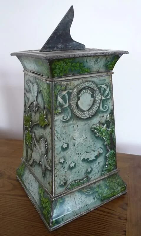 Miniature - Sundial - Huntley & Palmers Biscuit Tin - 1851