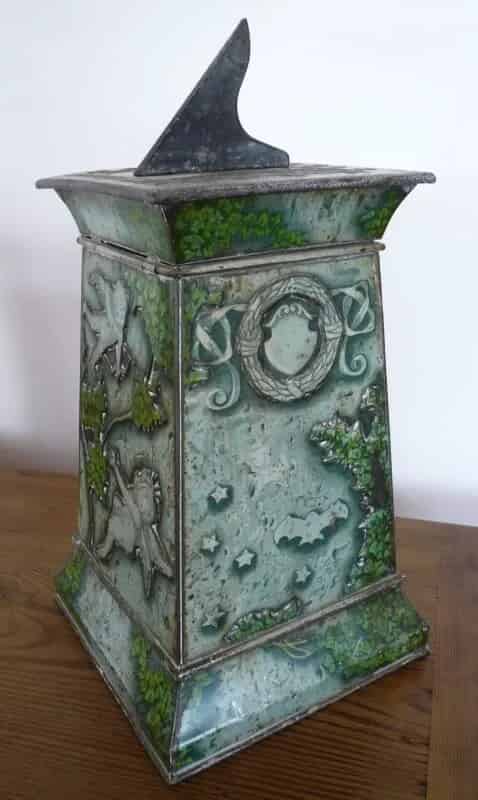 Miniature - Sundial - Huntley & Palmers Biscuit Tin