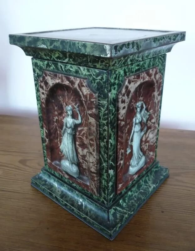 Miniature - Plinth - Huntley & Palmers Biscuit Tin - 1834