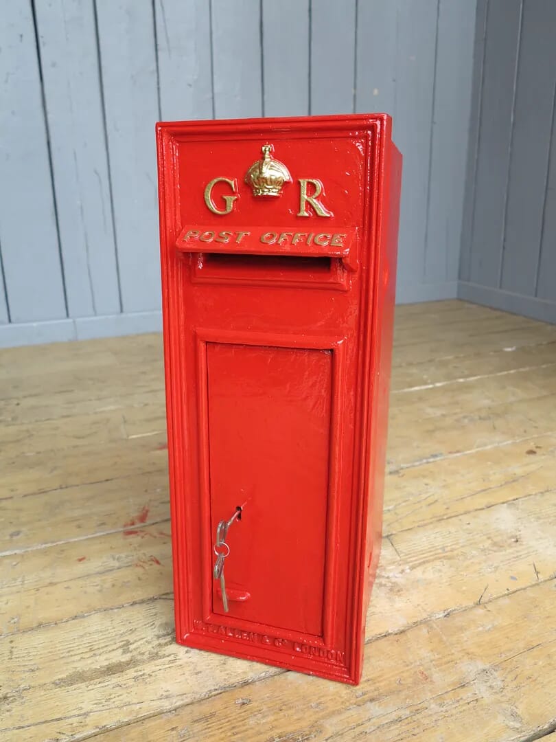 GR Wall Mounted Royal Mail Post Box With Back Door - 7452
