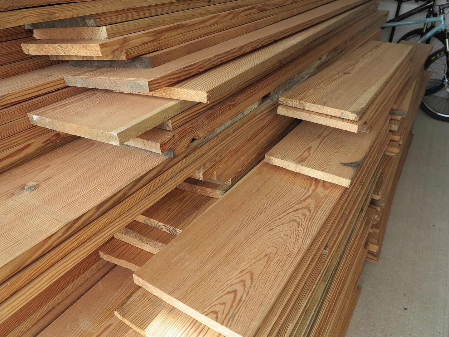 Re Sawn Antique Pitch Pine Floorboards - 7481