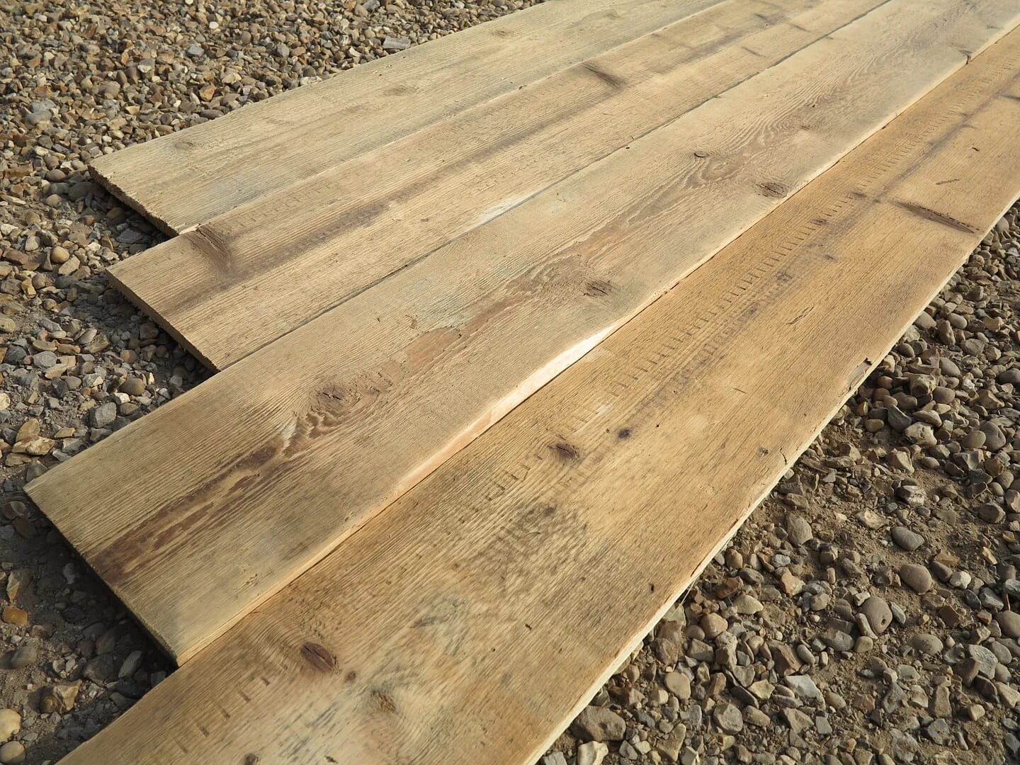 Re Sawn Antique Pine Floorboards - 7453