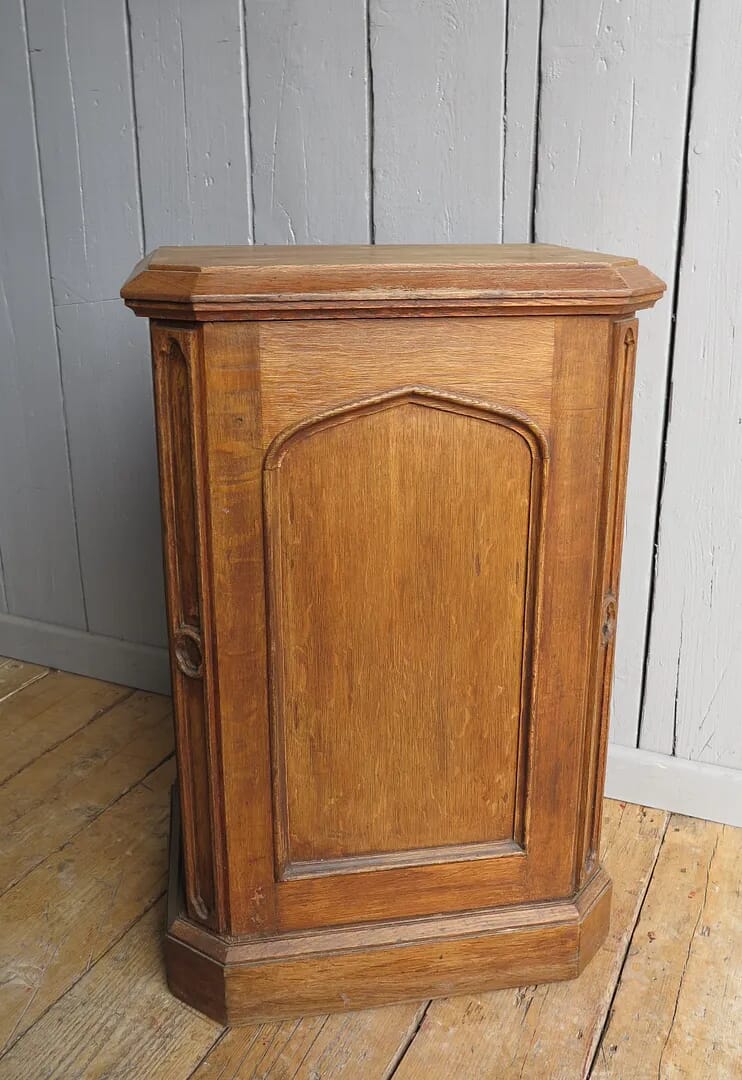 Antique Oak Gothic Cabinet With Internal Drawer - 7605