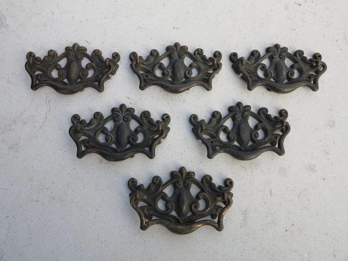 Set of 6 Brass Decorative Drawer Handles - 7759
