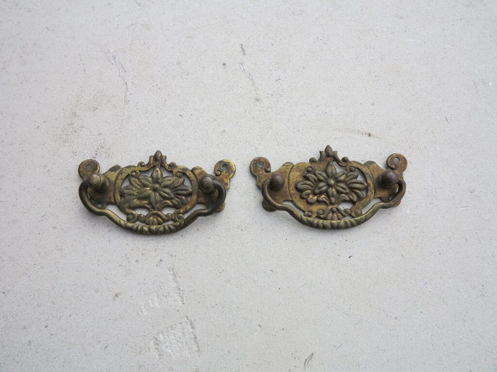 Pair of Traditional Brass Cupboard & Drawer Handles - 7778