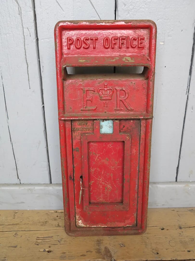 Original Red Post Office ER Post Box Front - 7742