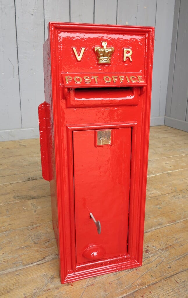 Royal Mail VR Wall Mounted Post Box - 7795