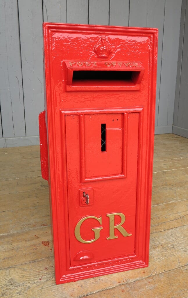 George 5th Wall Mounted Post Box - 7796