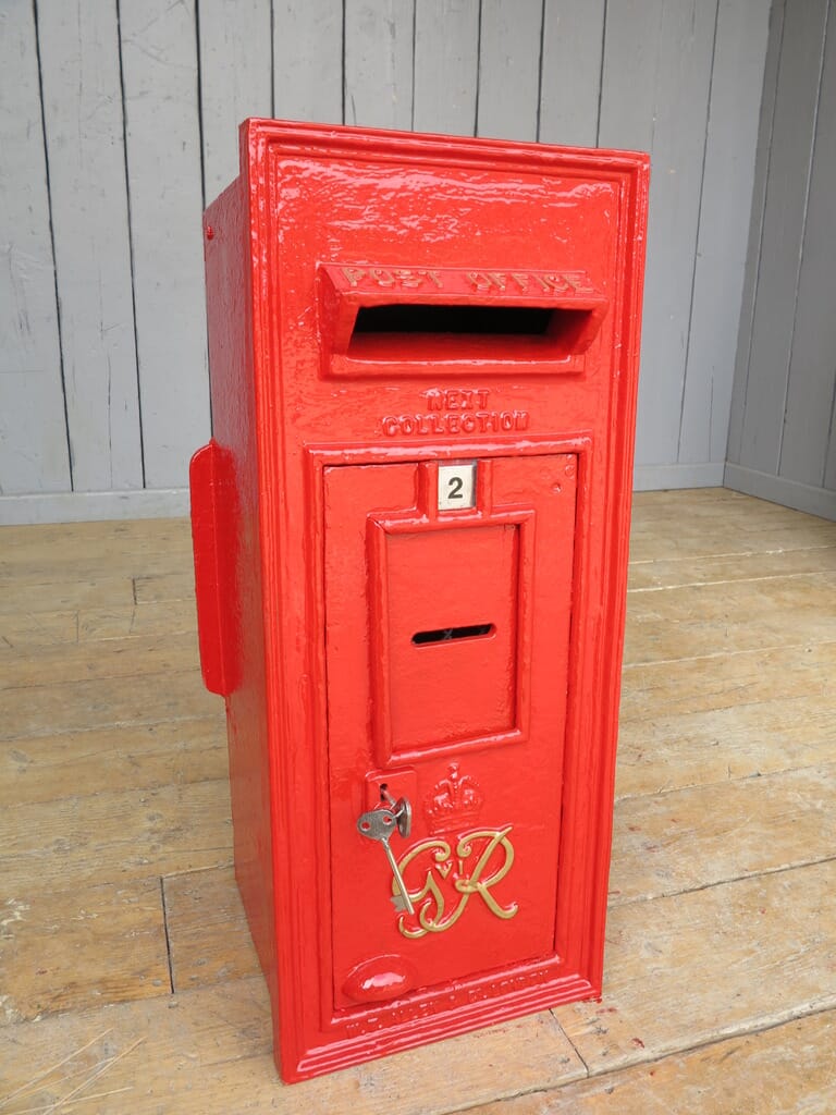 George 6th Wall Mounted Post Box - 7800