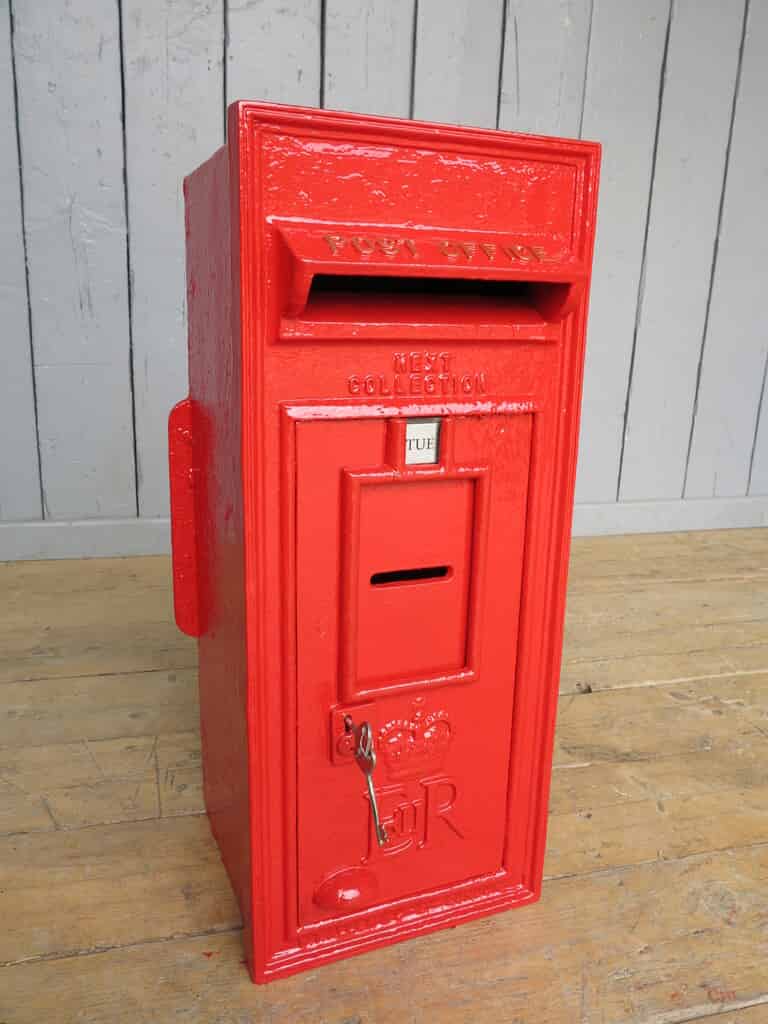 Queen Elizabeth 2nd 'ER II' Wall Mounted Post Box