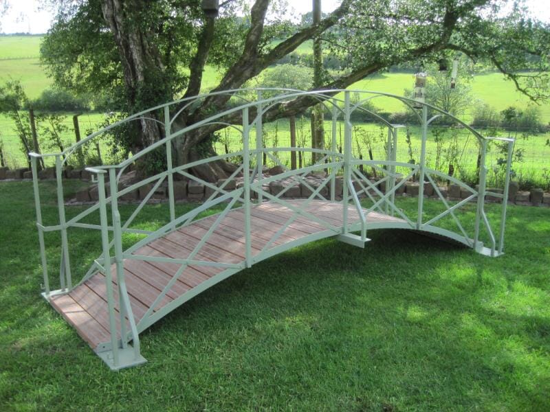 Pedestrian Iron and Timber Foot Bridge - D1021