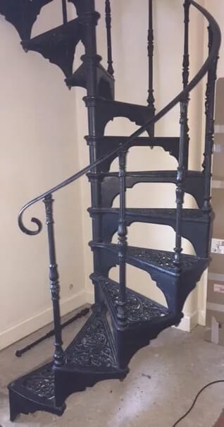 Cast Iron Black Spiral Staircase & Landing Plate - 7899