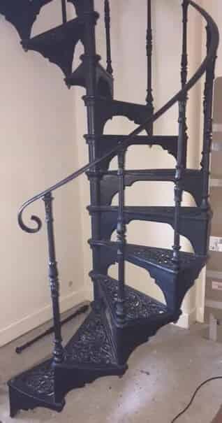 Cast Iron Black Spiral Staircase with Landing Plate