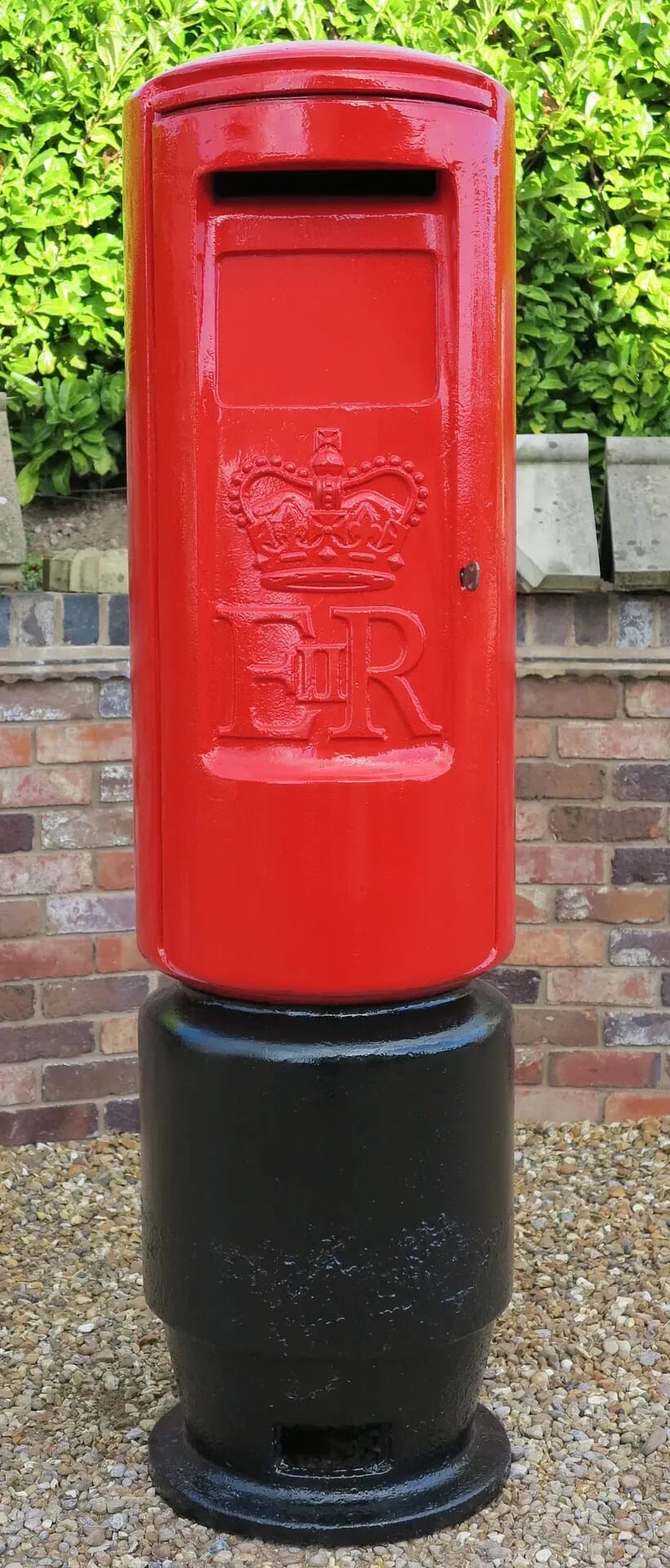 Original Royal Mail Cast Iron 'Elizabeth II' Pillar Box  - 6925