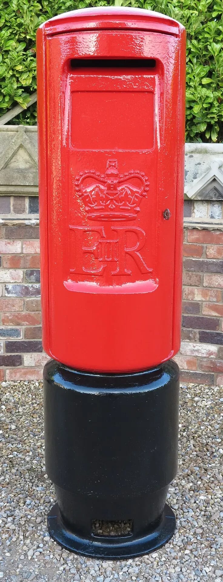 Original Royal Mail Red Cast Iron 'ER II' Pillar Box  - 6926