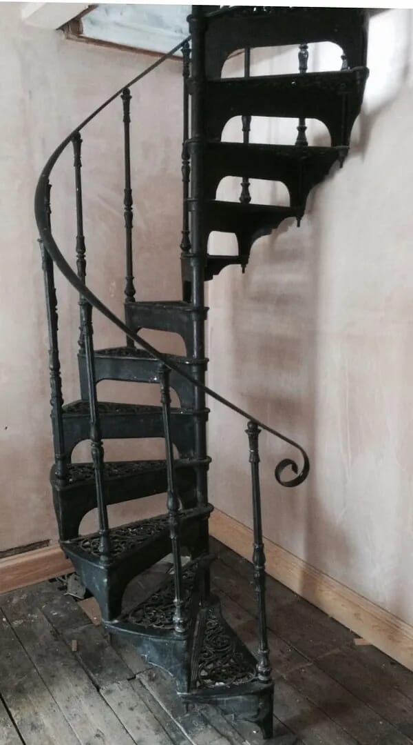 Cast Iron Black Spiral Staircase with Landing Plate - 8051