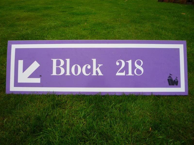 Wembley Memorabilia Purple On White Sign - 4021