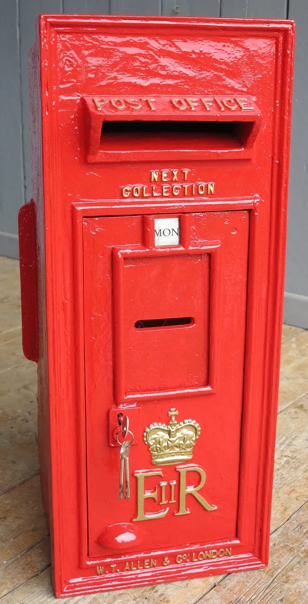 Queen Elizabeth 2nd 'ER II' Wall Mounted Original Post Box - 7528