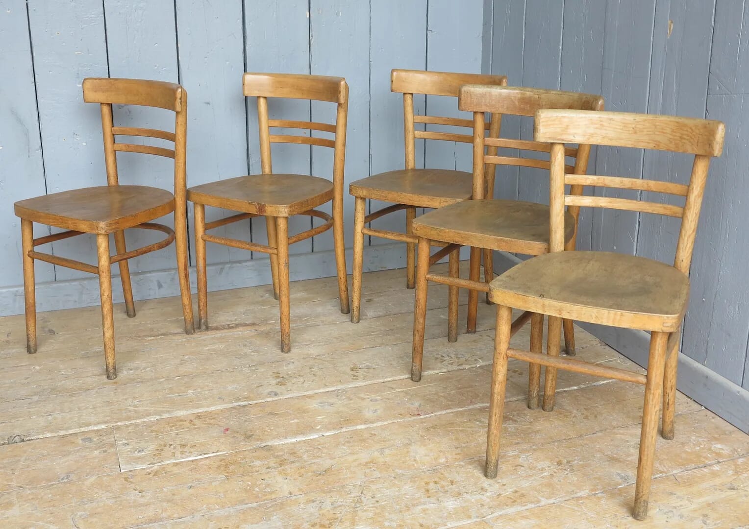 Antique Set Of 5 Bentwood Church Chairs - 8108