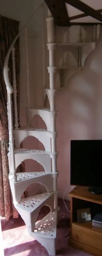 Narrow Cast Iron White Spiral Staircase - 8118