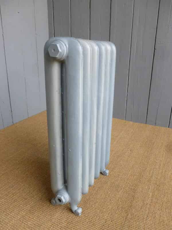 Carron Duchess cast iron radiator - 6 Sections Long