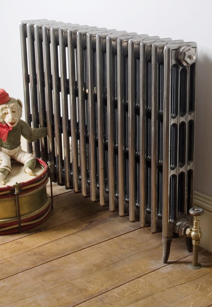 Victorian 4 Column 760mm Tall Cast Iron Radiator 16 Sections Long - Victorian760/16hb