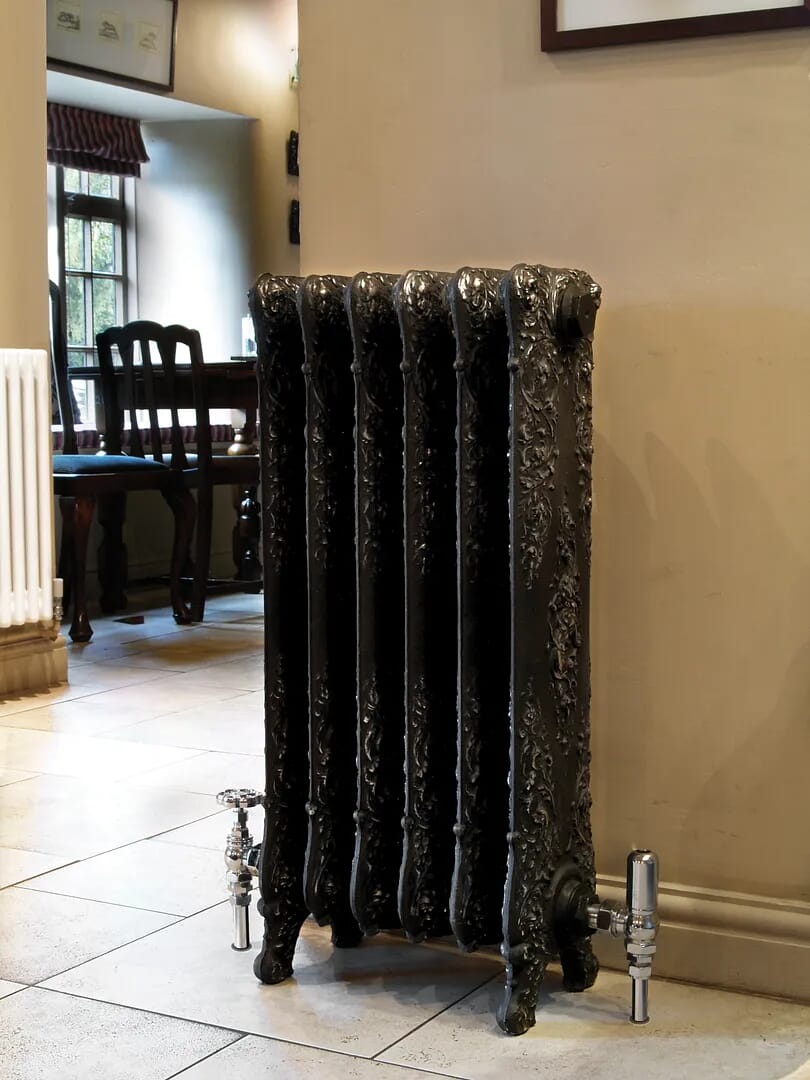 Carron Highly Decorated Verona 800mm Tall Cast Iron Radiator 6 Sections Long - Verona800/6hl