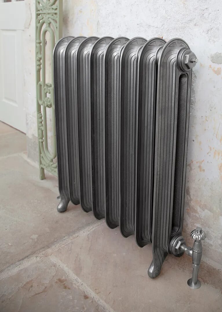 Tuscany 765mm Tall Carron Cast Iron Radiator 8 Sections Long - Tuscany765/8hb
